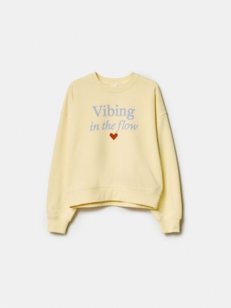 свитшот оверсайз с принтом из линейки  young фотография