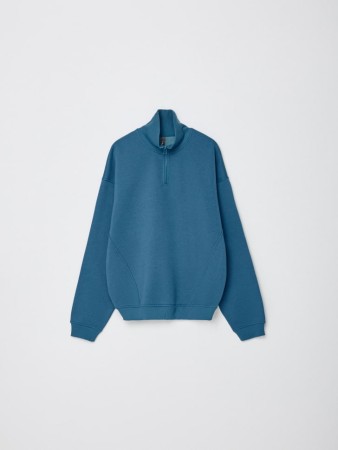 свитшот oversize fit с воротником фотография