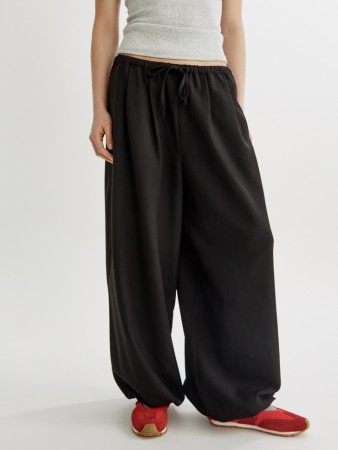 свободные брюки-аладдины из костюмной ткани - женская одежда, обувь и аксессуары на защипе 