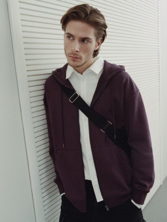 толстовка из футера на молнии фотография