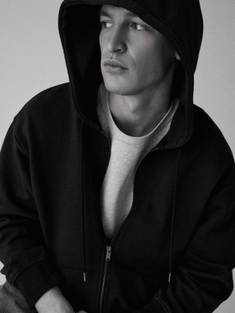 толстовка из футера на молнии фотография