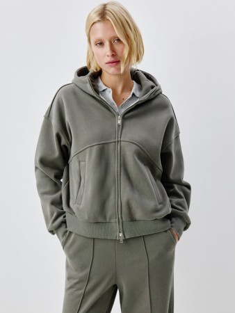 толстовка оверсайз из футера фотография