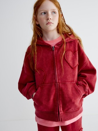 толстовка оверсайз с аппликацией для девочек фотография