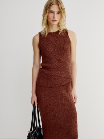 топ приталенный фактурной вязки фотография