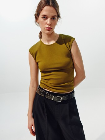 топ приталенный из линейки  young - детская одежда, обувь и аксессуары для всех возрастов российская 