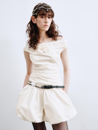 топ с декором из линейки  young фотография