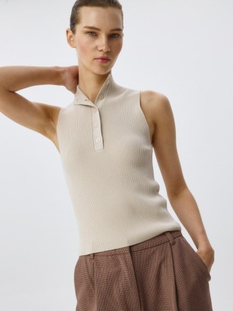 топ с воротником фотография