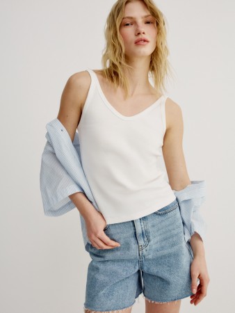 топ в рубчик на тонких бретелях - женские топы и майки приталенные 