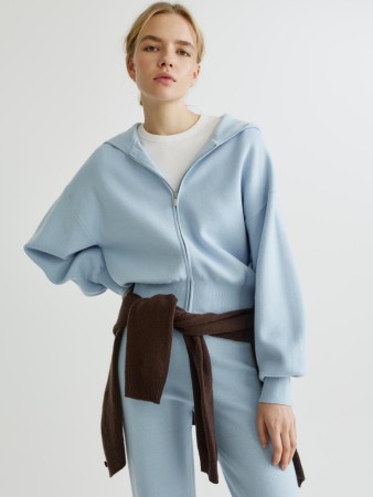 трикотажное зип-худи фотография