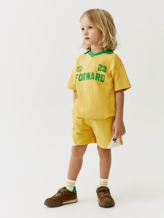 трикотажные шорты в спортивном стиле для мальчиков фотография