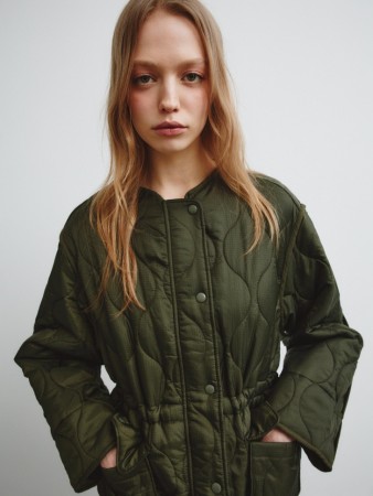 удлиненная стеганая куртка из линейки  young - детские куртки с вырезом 