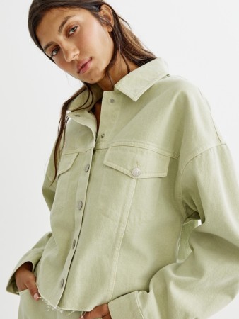 укороченная джинсовая куртка оверсайз - верхняя одежда женская 