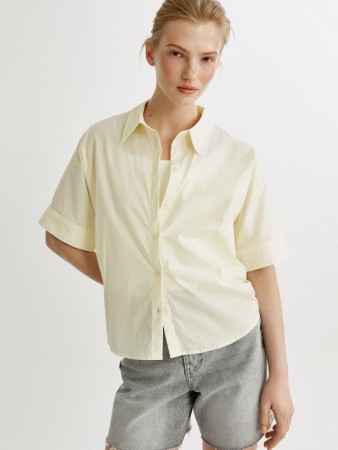 укороченная рубашка с коротким рукавом из хлопка фотография