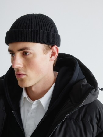 укороченная шапка-бини в рубчик - аксессуары укороченные 