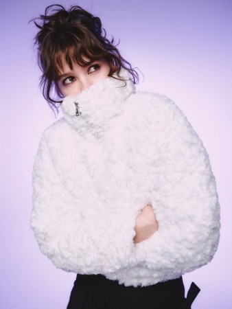 укороченная шуба из линейки  young - детская одежда, обувь и аксессуары с карманами 