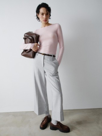 укороченные брюки из костюмной ткани с меланжевым эффектом - женские брюки с манжетами 