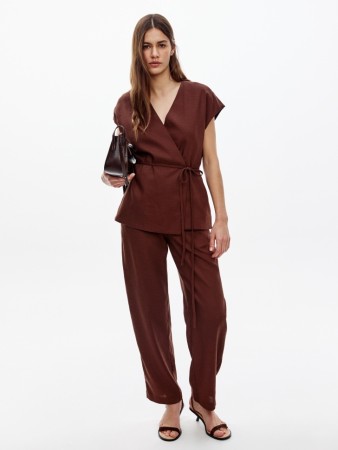 укороченные брюки из смесовой вискозы со льном фотография