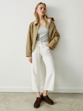 укороченные объемные джинсы со шнурком фотография