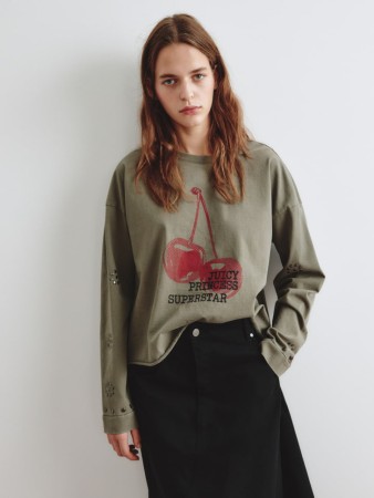 укороченный лонгслив с принтом из линейки  young фотография