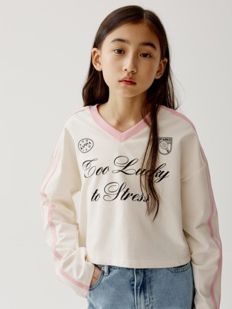 укороченный лонгслив в спортивном стиле для девочек фотография