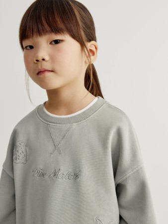 укороченный свитшот с вышивкой для девочек - детская одежда недорогая 