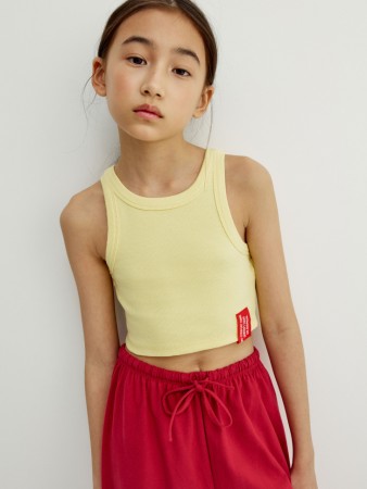 укороченный топ в рубчик для девочек фотография