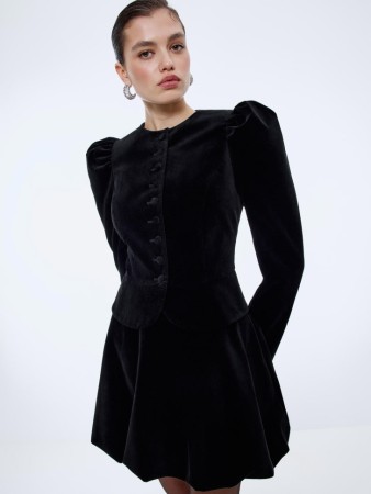 укороченный жакет с баской из бархата фотография