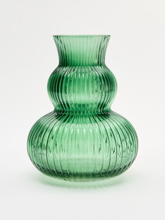 ваза из стекла с рельефным узором фотография