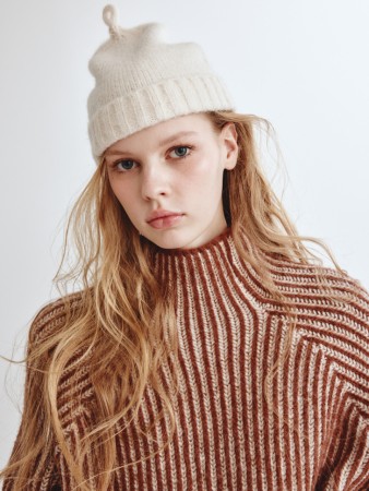 вязаная шапка-бини из линейки  young фотография