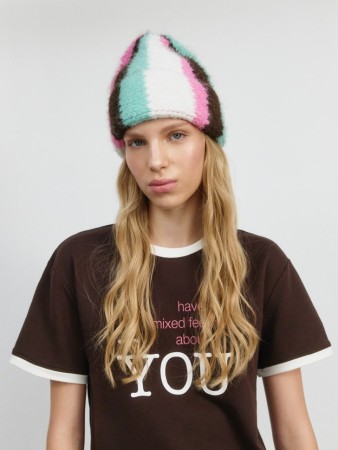 вязаная шапка из линейки  young - аксессуары с принтом 