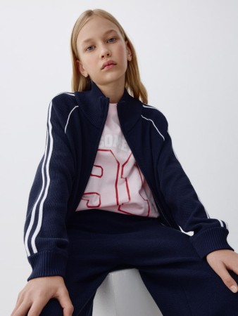 вязаная толстовка для девочек фотография