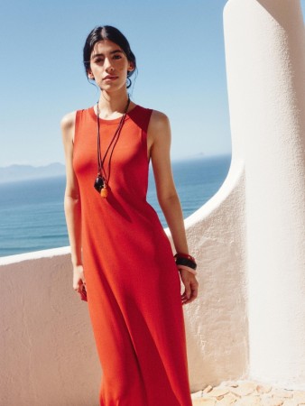 вязаное платье макси без рукавов фотография