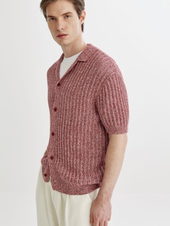 вязаное поло на пуговицах фотография