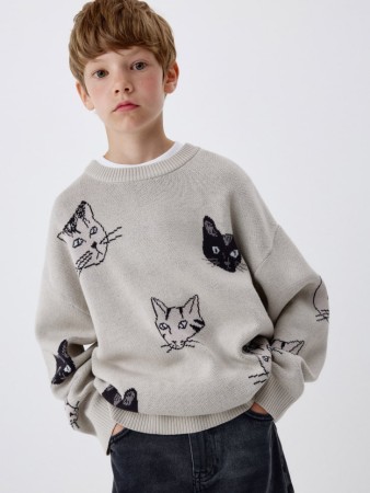 вязаный джемпер оверсайз с принтом для мальчиков фотография