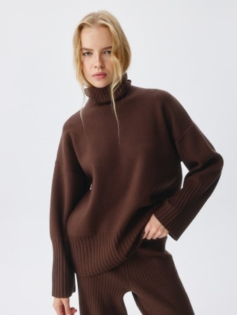 вязаный джемпер оверсайз - женская одежда с длинным рукавом 