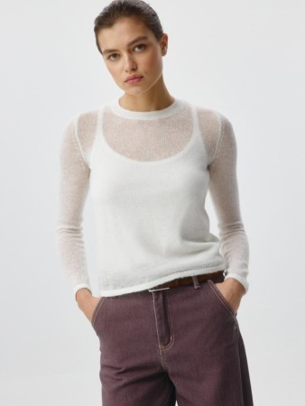 вязаный джемпер с добавлением шерсти и мохера фотография