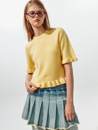 вязаный джемпер с оборками из линейки  young фотография