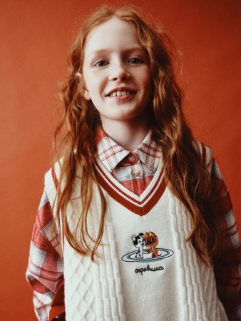 вязаный жилет для девочек  x союзмультфильм фотография