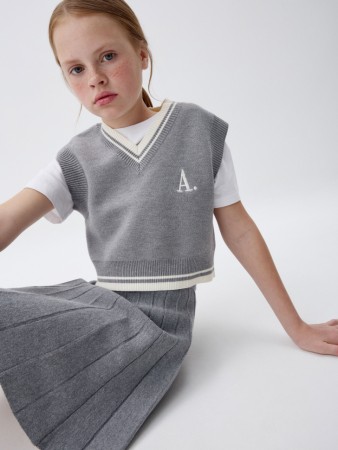 вязаный жилет в стиле преппи для девочек - жилеты фактурные 