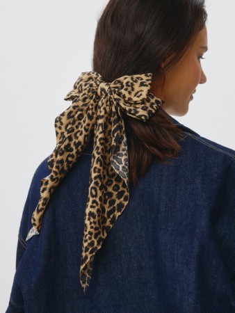 заколка для волос с бантом фотография