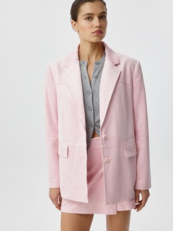 жакет из искусственной замши фотография