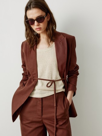 жакет с поясом из смесового хлопка и льна фотография