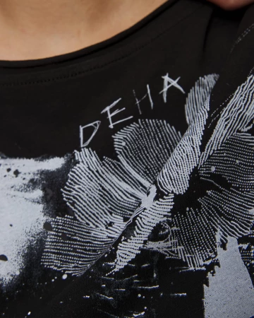 футболка женская  фотография