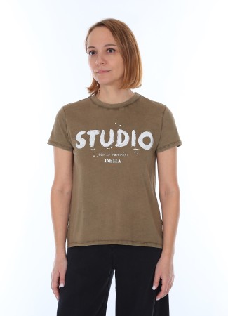 футболка женская  - женская одежда с вырезом 