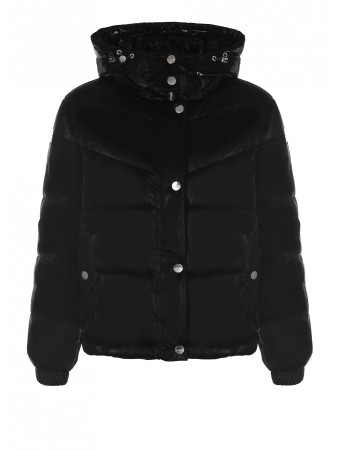 нейлоновая куртка женская  фотография