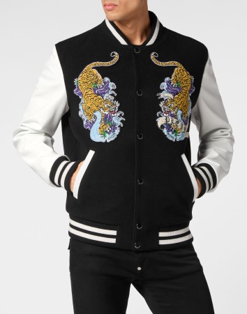 бомбер  фотография