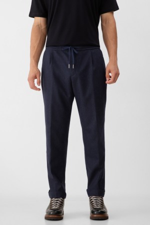 брюки  модель из актуальной коллекции фотография