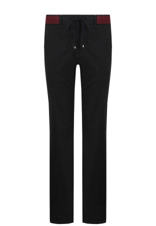 брюки на кулисе  фотография