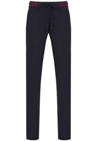 брюки на кулисе  фотография