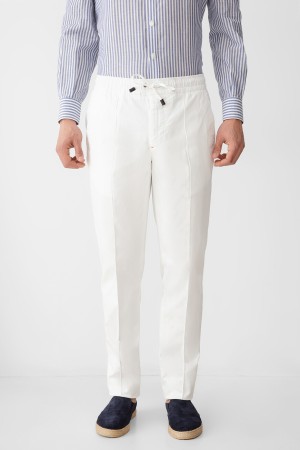 брюки  - мужская одежда со складками 